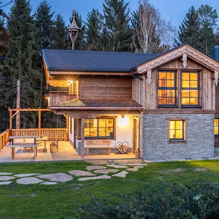 Holiday home Luxus - Alpine Eleganz Trifft Outdoor-jacuzzi Und Zirbensauna Pirching am Traubenberg