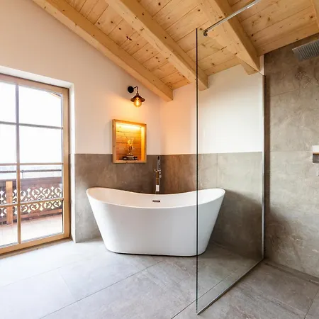 Luxus - Alpine Eleganz Trifft Outdoor-jacuzzi Und Zirbensauna Holiday home